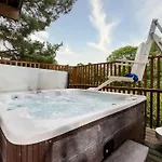Keldy Forest - Forest Holidays منتزه العطل